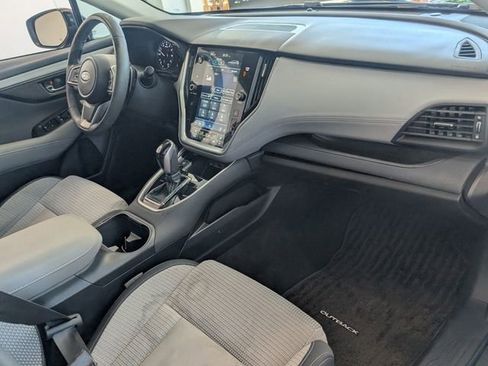 Used 2024 Subaru Outback Premium AWD/4WD image 15