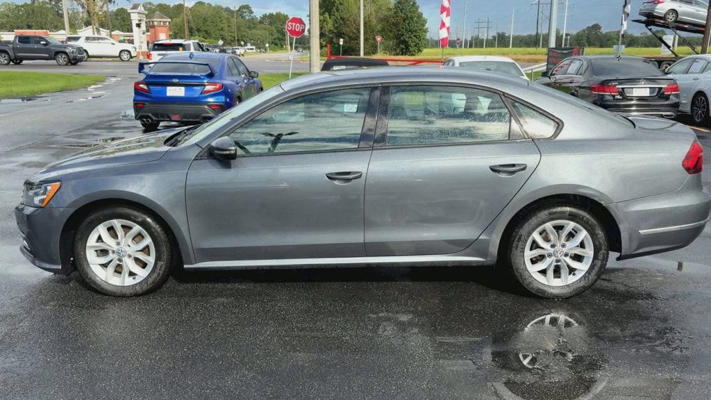 Used 2018 Volkswagen Passat 2.0T S w/ Driver Assistance Package FWD image 5