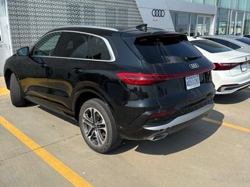 Used 2025 Audi Q5 Premium Plus w/ Premium Plus AWD/4WD image 3