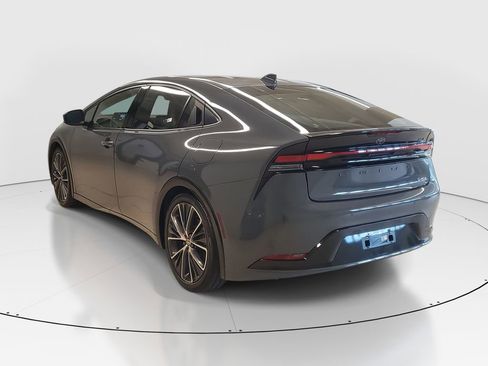 Used 2023 Toyota Prius XLE image 5