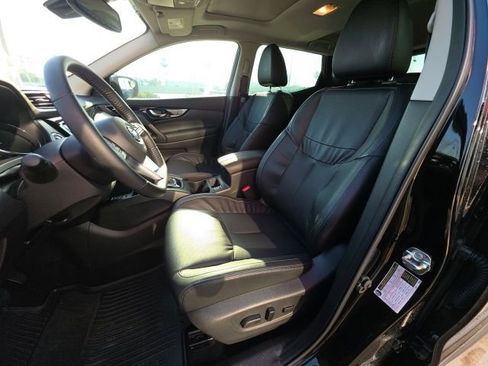 Used 2022 Nissan Rogue Sport SL w/ Premium Package image 13