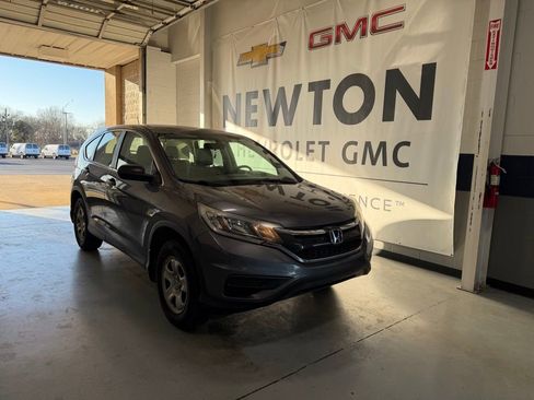 Used 2016 Honda CR-V LX image 2