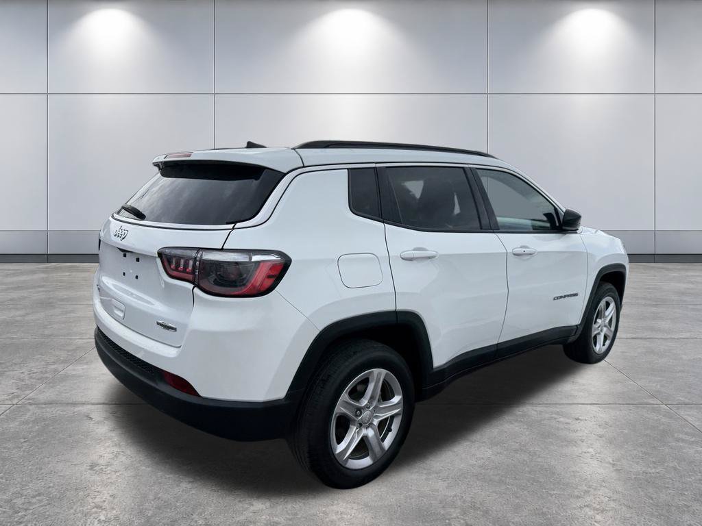 Used 2023 Jeep Compass Latitude AWD/4WD image 34