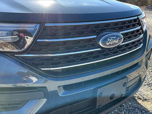Used 2023 Ford Explorer XLT image 24