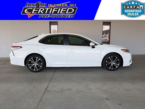 Used 2020 Toyota Camry SE image 1