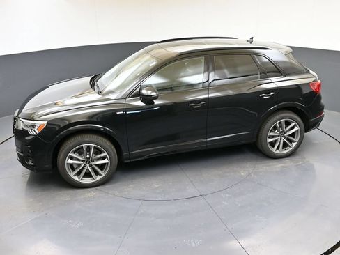 Used 2025 Audi Q3 2.0T Premium w/ Convenience Package AWD/4WD image 46
