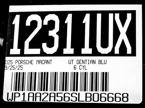 Certified 2025 Porsche Macan T image 31