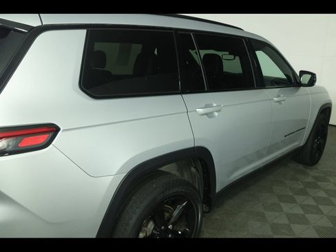 Certified 2023 Jeep Grand Cherokee L Laredo AWD/4WD image 20