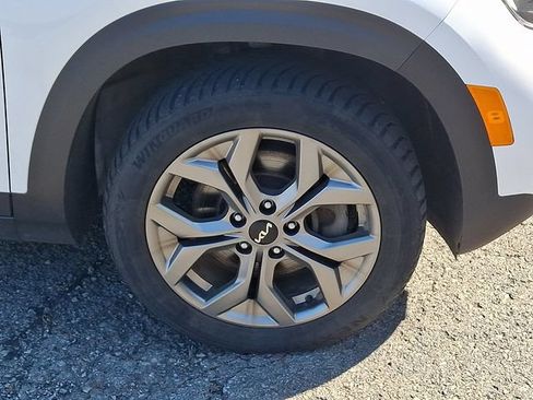 Used 2024 Kia Seltos S AWD/4WD image 10