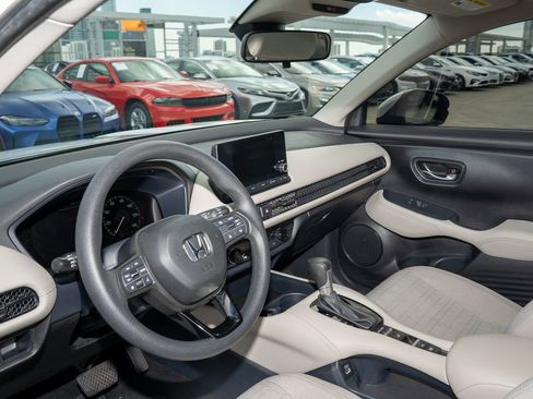 Used 2023 Honda HR-V LX image 17