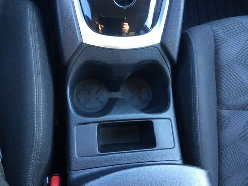 Used 2016 Nissan Rogue S w/ Appearance Package image 34