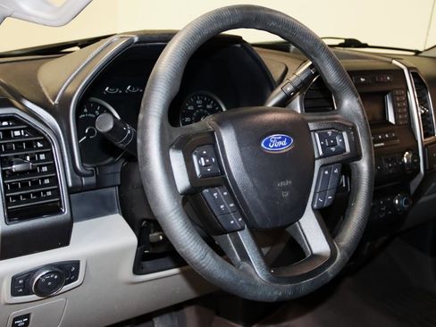 Used 2018 Ford F150 XLT image 32