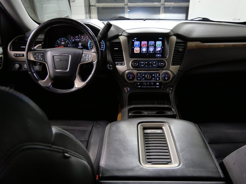 Used 2020 GMC Yukon Denali w/ Denali Ultimate Package AWD/4WD image 27
