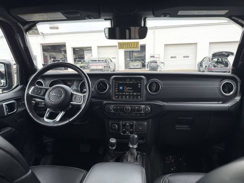 Used 2023 Jeep Wrangler Unlimited Sahara w/ Cold Weather Group AWD/4WD image 19