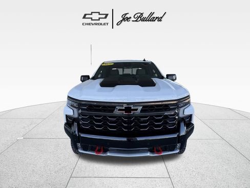 Used 2025 Chevrolet Silverado 1500 ZR2 w/ Technology Package AWD/4WD image 3