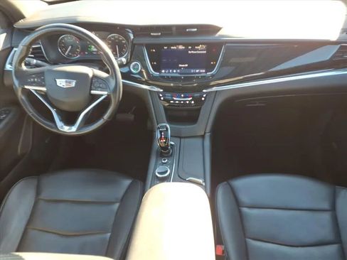 Used 2021 Cadillac XT6 Premium Luxury image 18