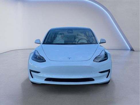 Used 2020 Tesla Model 3 Standard Range Plus image 2