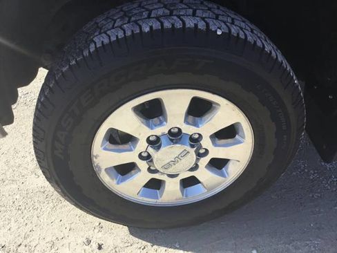 Used 2015 GMC Sierra 2500 SLE w/ Snow Plow Prep Package image 9