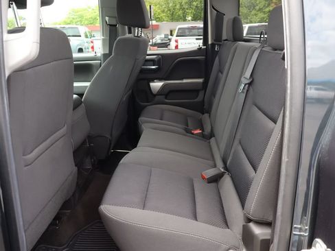 Used 2018 Chevrolet Silverado 1500 LT AWD/4WD image 19