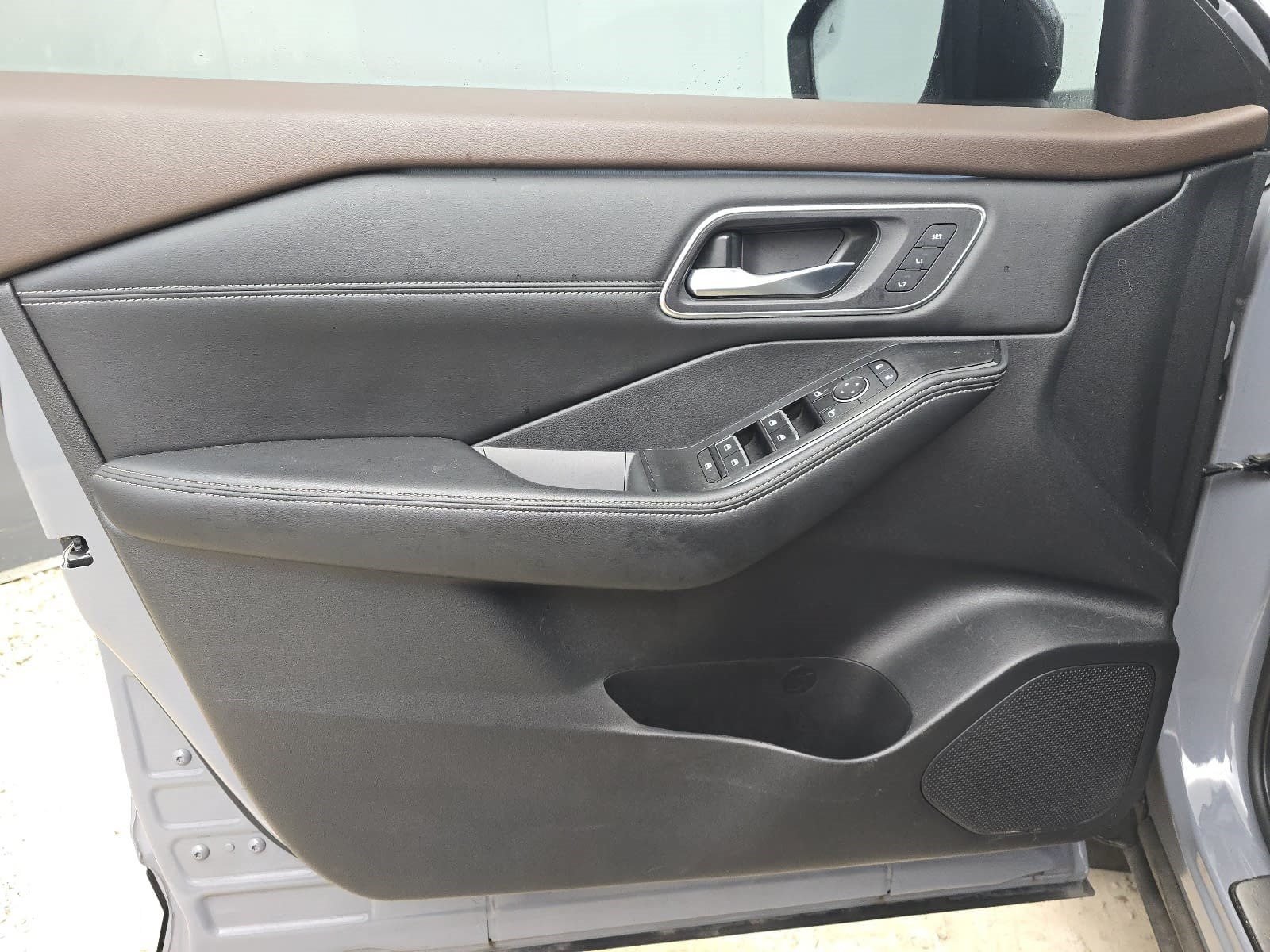 Used 2021 Nissan Rogue Platinum FWD image 19