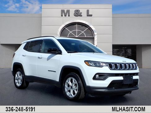 Certified 2025 Jeep Compass Latitude AWD/4WD image 1