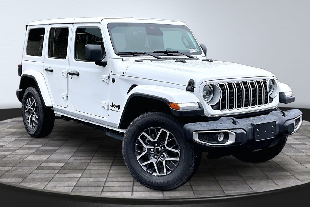 Used 2026 Jeep Wrangler Unlimited Sahara AWD/4WD image 35