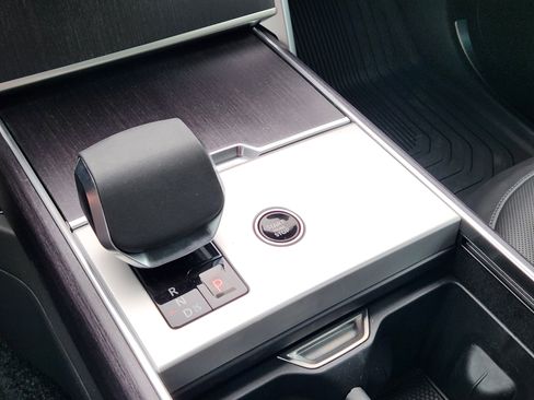 New 2026 Land Rover Range Rover Long Wheelbase SE image 19