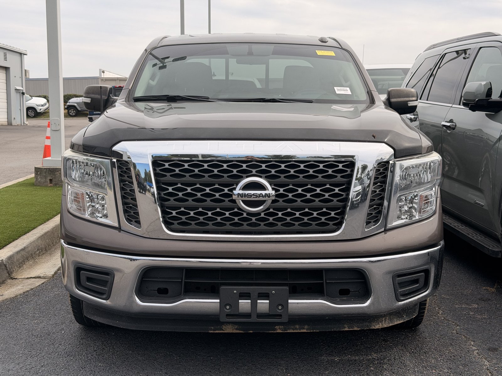Used 2018 Nissan Titan SV RWD image 5