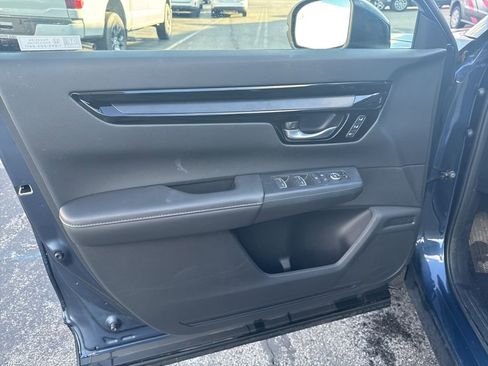 Used 2025 Honda CR-V EX-L image 16