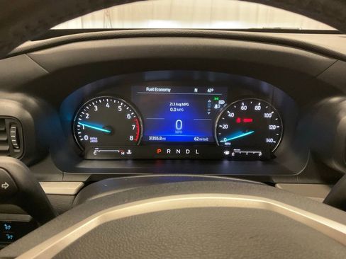 Used 2023 Ford Explorer XLT AWD/4WD image 12