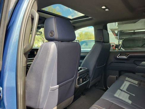 Used 2024 Chevrolet Silverado 2500 High Country w/ Technology Package image 12