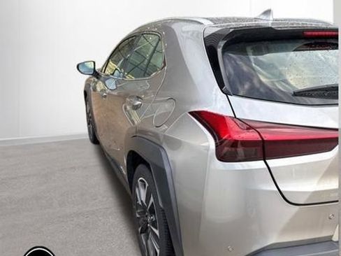 Used 2019 Lexus UX 250h w/ Premium Package image 7