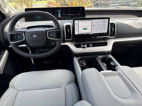 New 2026 Ford Expedition Active RWD image 5