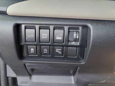 Used 2022 Subaru Forester Limited AWD/4WD image 16