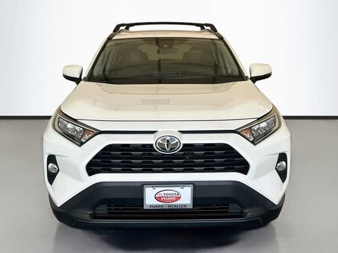 Used 2020 Toyota RAV4 XLE Premium FWD image 2