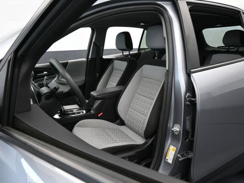 Used 2024 Chevrolet Equinox LS w/ LS Convenience Package FWD image 10