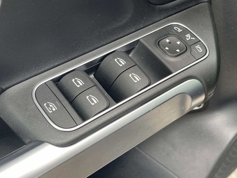 Certified 2022 Mercedes-Benz GLB 250 image 29