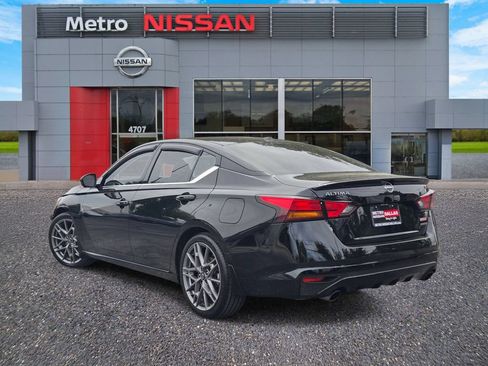 Used 2024 Nissan Altima 2.0 SR FWD image 4