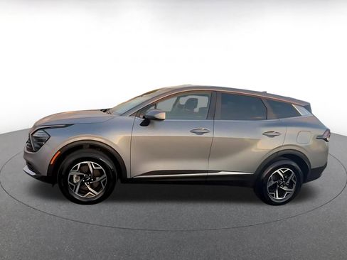 Used 2025 Kia Sportage LX image 9