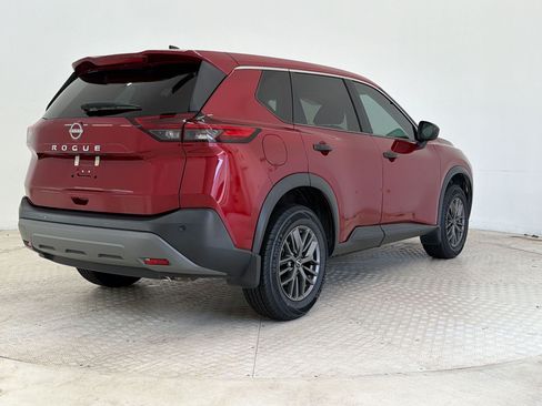 Used 2023 Nissan Rogue S FWD image 9
