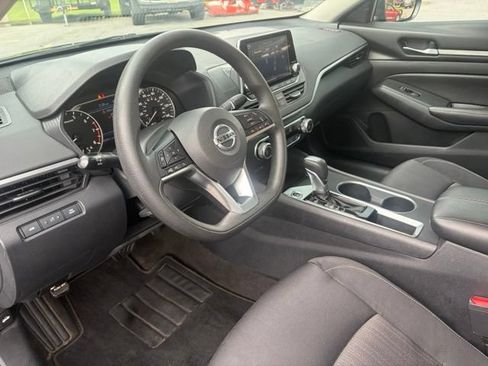 Used 2022 Nissan Altima 2.5 SV FWD image 9