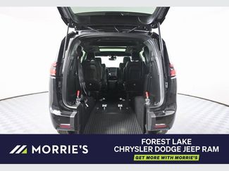 Used 2025 Chrysler Pacifica Select FWD video 1