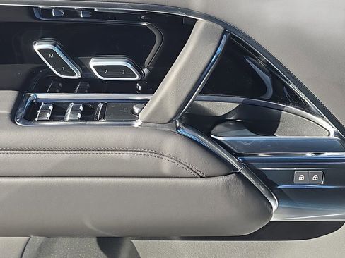 New 2026 Land Rover Range Rover SE image 29