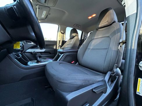 Used 2019 Chevrolet Colorado LT image 25