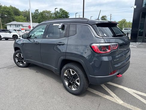 Used 2018 Jeep Compass Trailhawk w/ Cold Weather Group AWD/4WD image 3