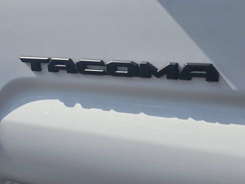 Used 2023 Toyota Tacoma TRD Off-Road AWD/4WD image 5