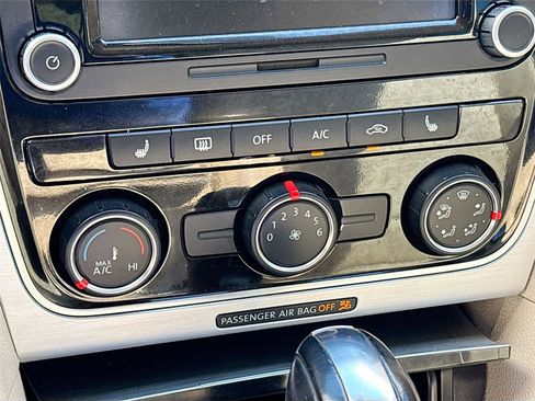 Used 2013 Volkswagen Passat 2.5 SE image 16