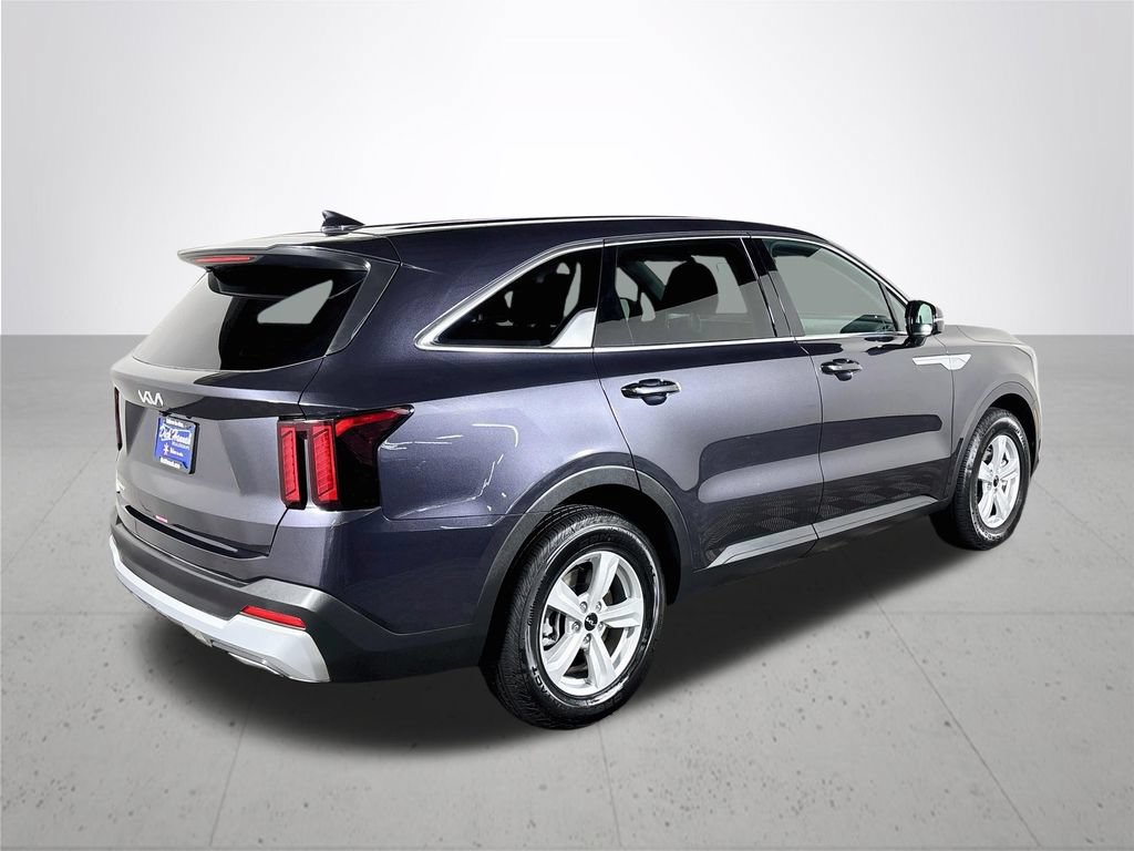 Certified 2026 Kia Sorento LX FWD image 7