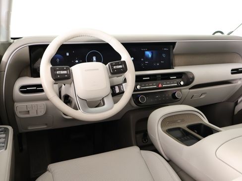 Used 2026 Hyundai Palisade SEL FWD image 2