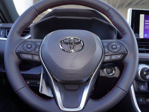 New 2025 Toyota RAV4 SE image 18